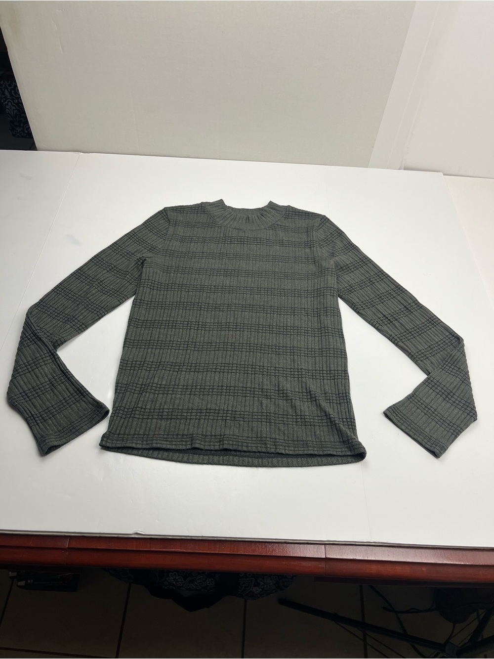 Vince Variegated Rib Dark Grey Gray Black‎ Striped Mock Neck Top Womens Large